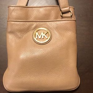 Michael kors crossbody
